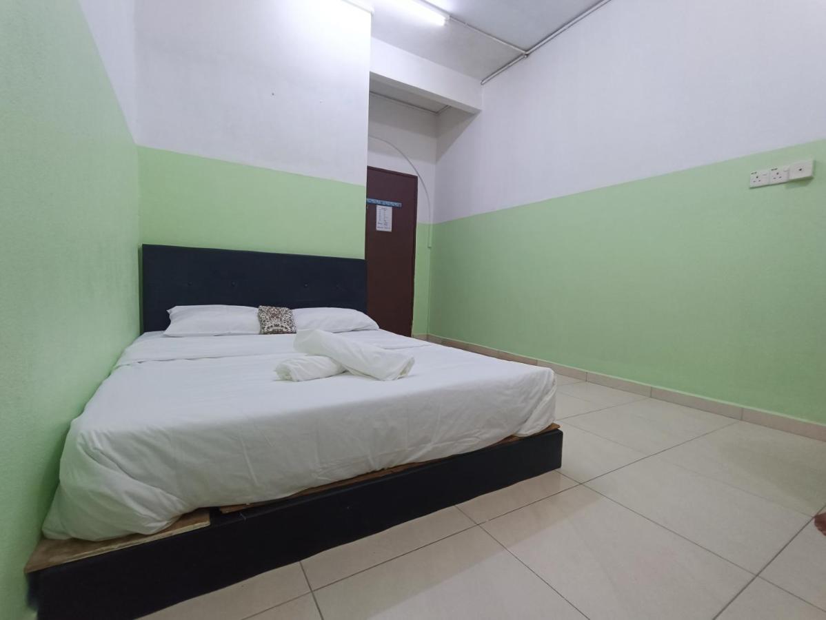 Rvh Hotel Kota Bharu Esterno foto