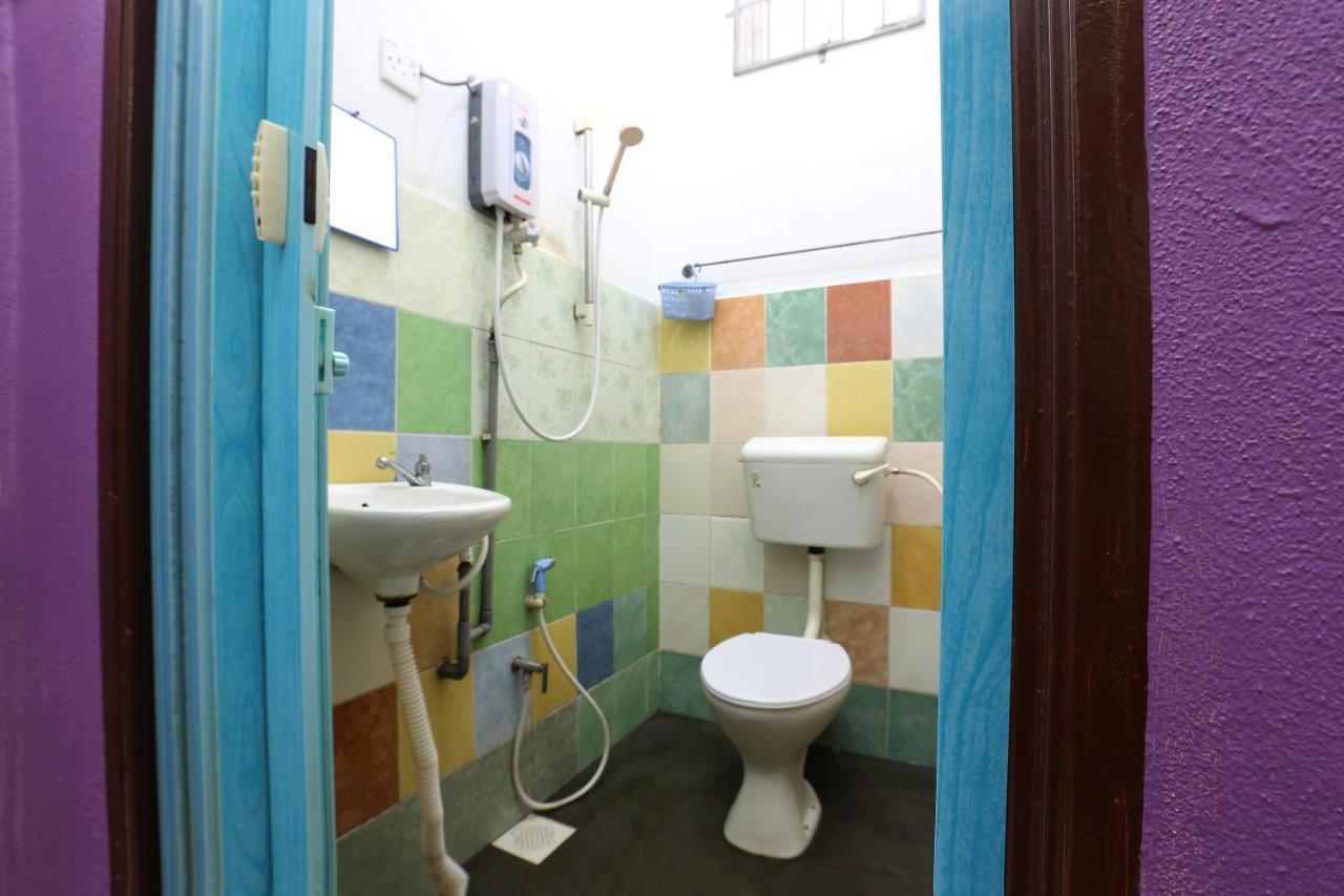 Rvh Hotel Kota Bharu Esterno foto