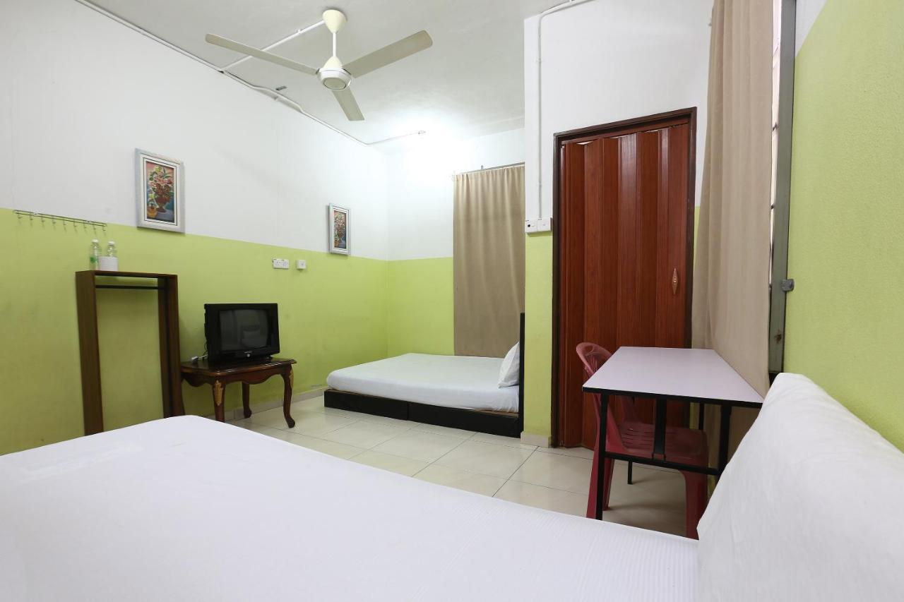 Rvh Hotel Kota Bharu Esterno foto